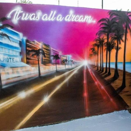 Cozy & Colorful Miami Art Canvas W/Hottub & Murals ภายนอก รูปภาพ