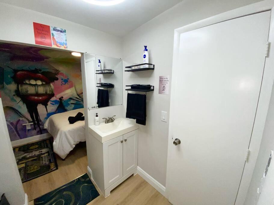 Cozy & Colorful Miami Art Canvas W/Hottub & Murals ภายนอก รูปภาพ