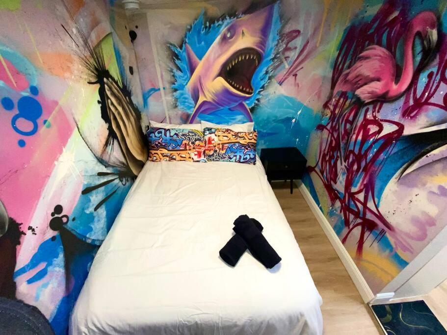Cozy & Colorful Miami Art Canvas W/Hottub & Murals ภายนอก รูปภาพ