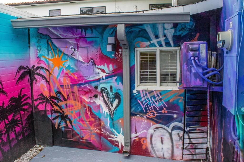 Cozy & Colorful Miami Art Canvas W/Hottub & Murals ภายนอก รูปภาพ